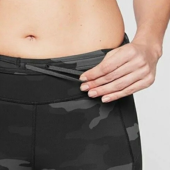 ATHLETA Black Camo Contender PowerLift 7/8 Leggings - Picture 5 of 6